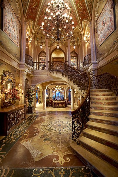 Foto: Tell Us! Is this entry way over the top?