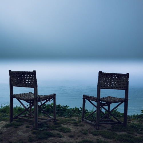 When I am feeling blue&#8230;. This photo of abandoned chairs on the end of cliff was taken by Sony A7 and a #Leica Noctilux 50mm lens. I enjoyed the process of trying to tame massive optical goodness, but my heart and my eye loves the limits of an iPhone camera and how to work with it. #latergram #california #beaches #iggersf #iggers #love #moment