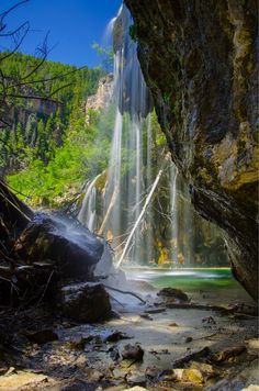 Hanging Lake, Colorado... How did I live in Colorado for 3 years but I never heard about this place?