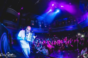 Roger Shah Official Artist Page's photo.