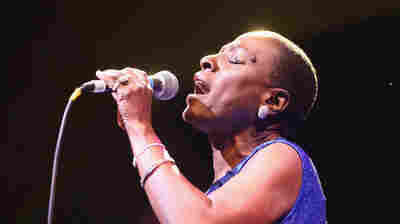 Soul Singer Sharon Jones, 60, Dies