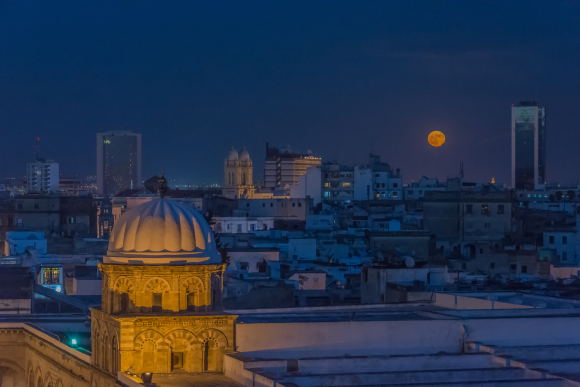 Supermoon over Medina of Tunis. Photo by IssamBarhoumi, CC-BY-SA 4.0.