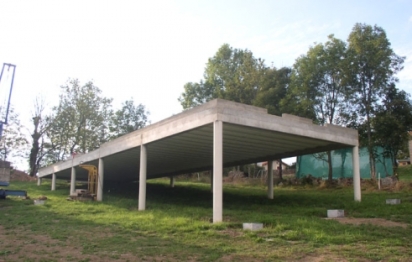 Construction d’une maison à pilotis près de Firminy