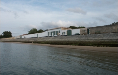 Une maison de pêcheur entre mer et jardin, à l'Ile de Ré (17)