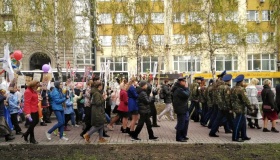 Во славу Кирилла и Мефодия. 1,5 тысячи новосибирцев прошлись по улицам города в «Шествии буквиц»