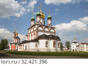 Купить «Trinity-Varnitsky monastery in Yaroslavl region», фото № 32421396, снято 11 мая 2019 г. (c) Юлия Бабкина / Фотобанк Лори