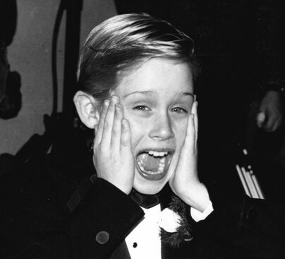 Macaulay Culkin at the Globes, 19091