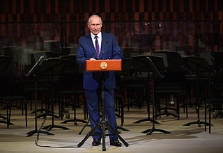 Владимир Путин поздравил москвичей с Днём города