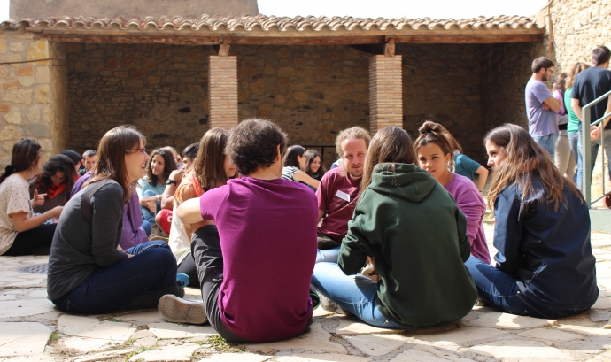 Prop de 2.500 joves eduquen i participen de forma voluntària en l'associacionisme educatiu de la ciutat de Barcelona. Font: Consell Nacional de Joventut de Catalunya