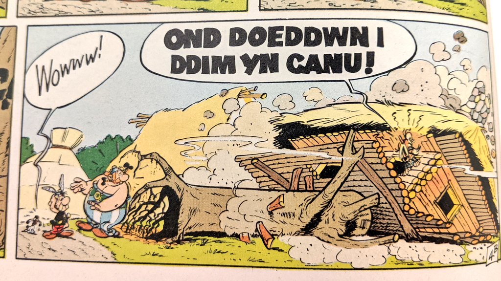 Dathlu gwaith Uderzo, cyd-grëwr Asterix, mewn delweddau