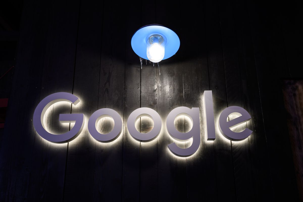 Google logo with a spotlight over it.