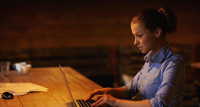 girl-on-laptop