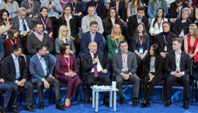 Владимир Путин пообщался с региональными журналистами на медиафоруме ОНФ в Калининграде