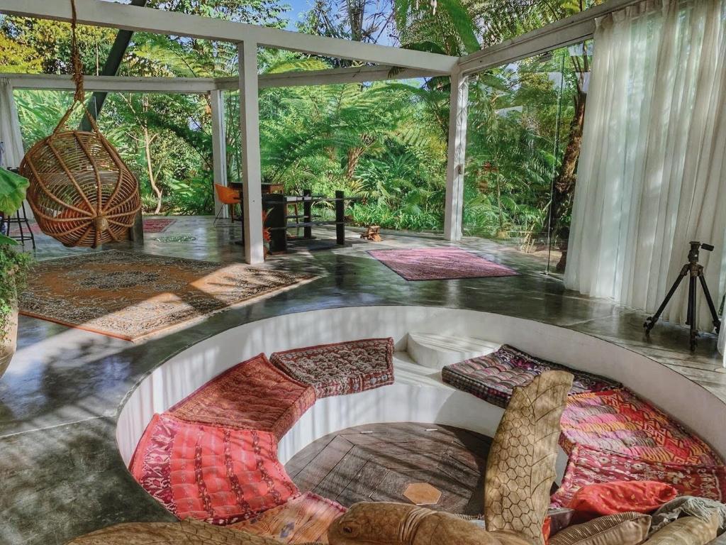 heard y'all wanted to bring back the conversation pit...