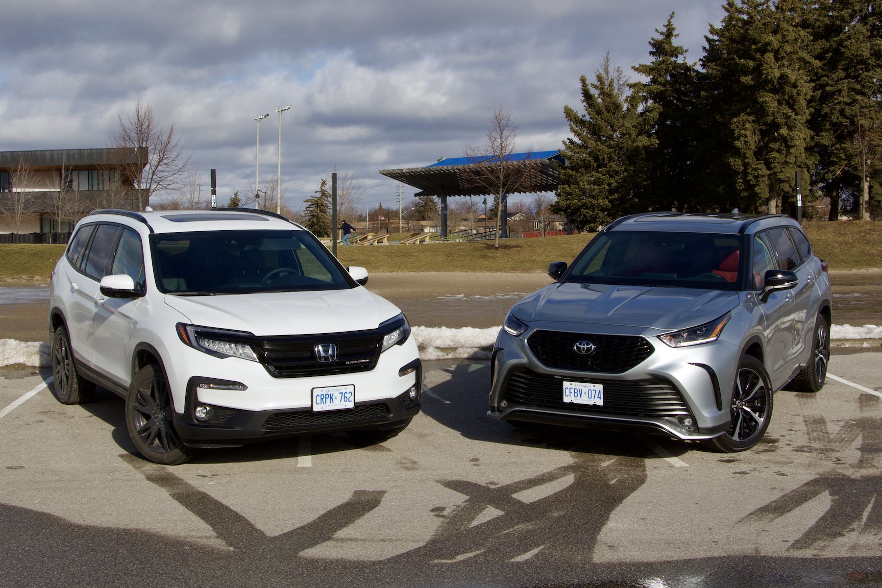 2021 Honda Pilot Black Edition vs 2021 Toyota Highlander XSE