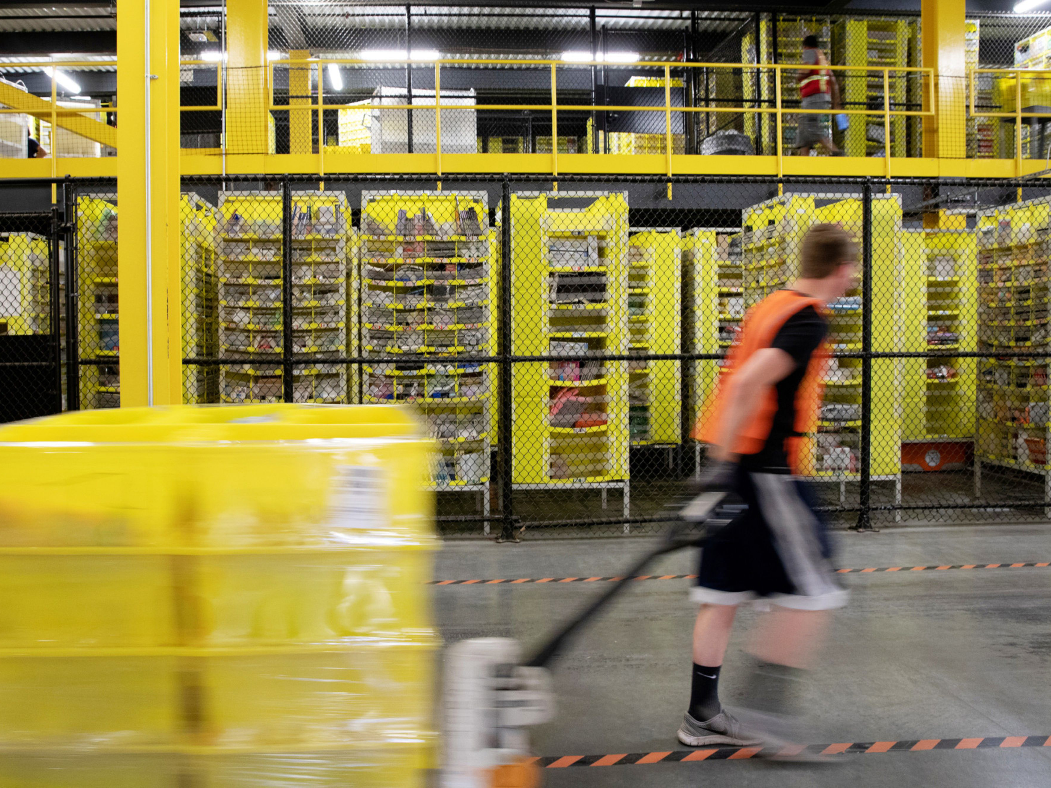 Amazon Confronts Unions Amid Coronavirus Chaos