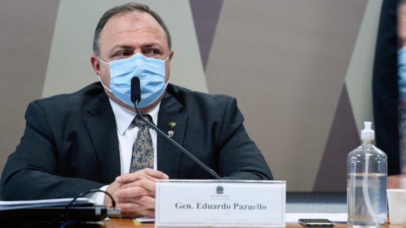 Pazuello deve passar a investigado e AGU recorre contra quebra de sigilo