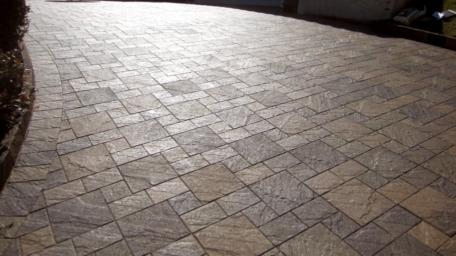 newly sealed paver driveway