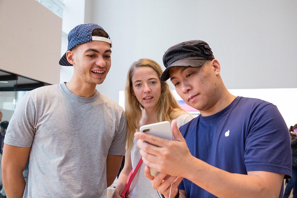 iPhone 8 Apple Store 5th Avenue NY