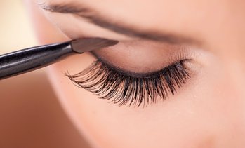 Up to 70% Off Eyelash Extensions at Lisa's Beauty Salon