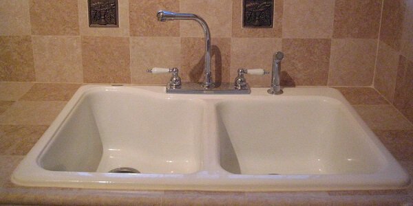 traditional knob faucet