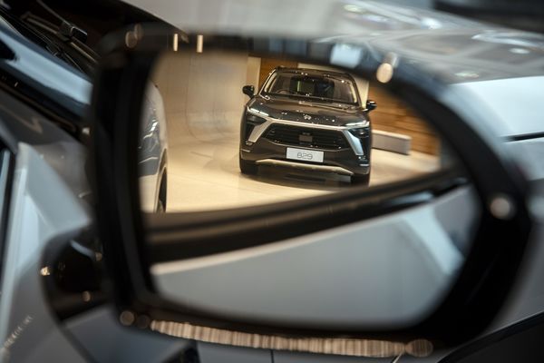 Inside a Nio Showroom As Automaker Reports Earning Results