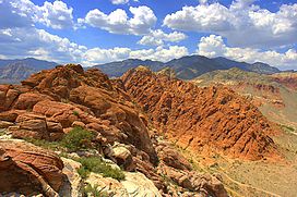 Calico basin red rock cumulus mediocris.jpg