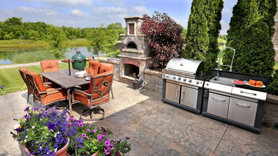 Outdoor kitchen