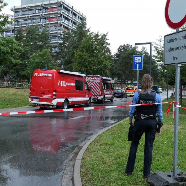 Darmstadt: Područje oko zgrade L201 u kampusu Lichtwiese je ograđeno nakon otkrića štetne tvari u posudama za piće