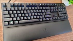 Razer Huntsman V2 Review