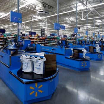 8 Secrets I Learned While Working at Walmart