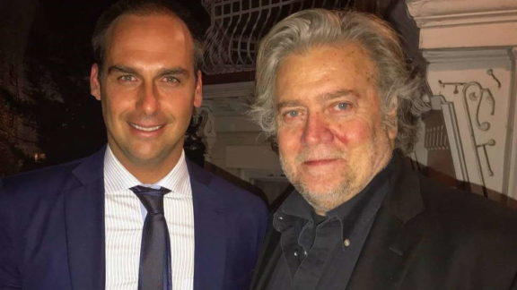 A armação de Eduardo Bolsonaro e Steve Bannon