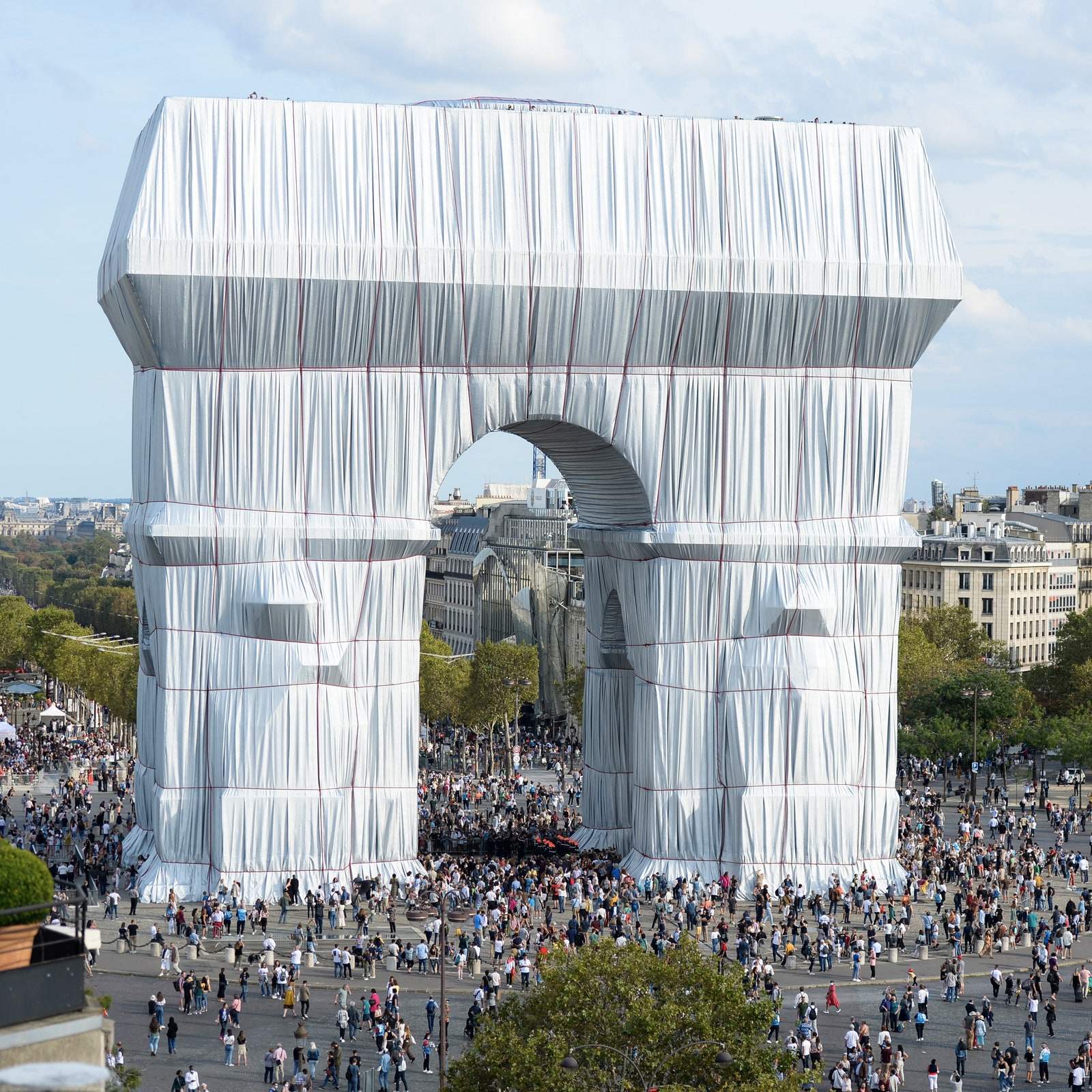 arc de triomphe christo paris