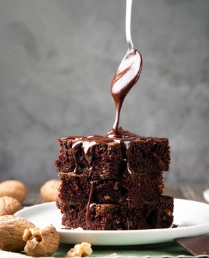 Aprenda a fazer o bolo de chocolate mais fofinho do mundo