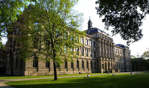 Zur Seite "FAU Campus Erlangen"