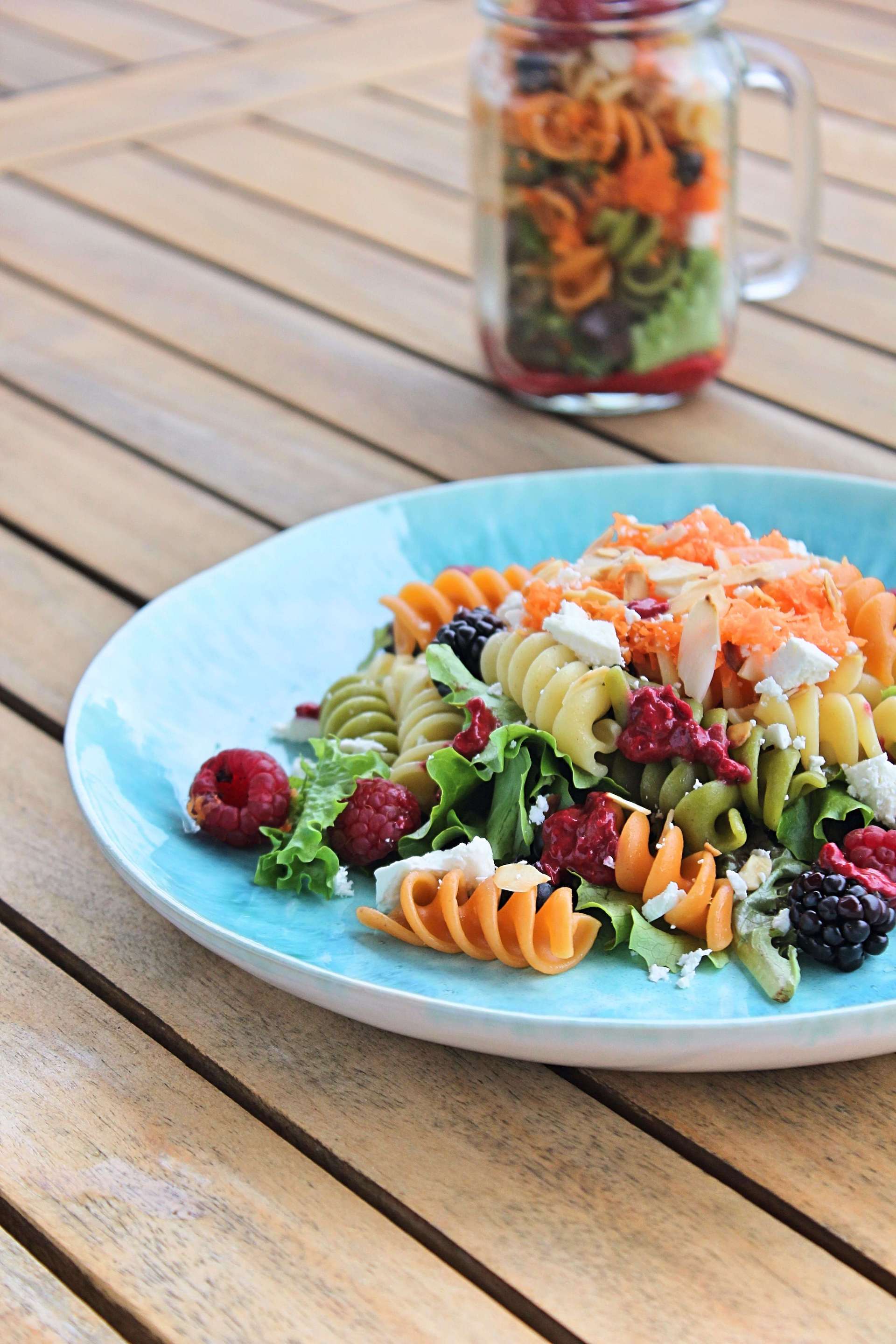 salada-Espirais-Tricolor-Frutos-Vermelhos-Feta