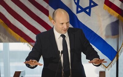 Israeli Prime Minister Naftali Bennett speaks to American Jewish leaders in New York City on Sept. 27, 2021. (Courtesy of the Jewish Federations of North America/Sara Naomi Lewkowicz)