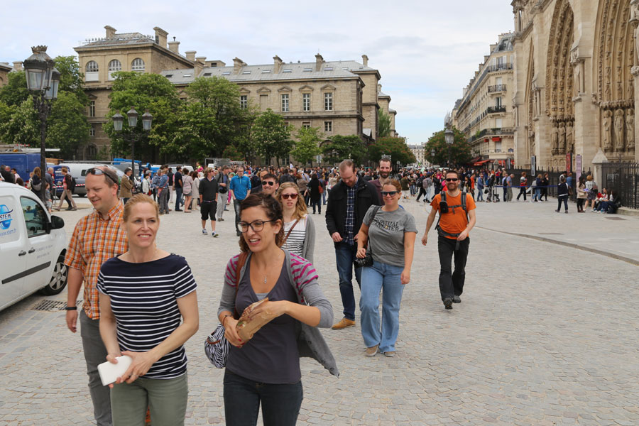 Ansatte guides rundt i Paris