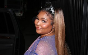 Lizzo escolheu o vestido longo e transparente que você vai querer usar