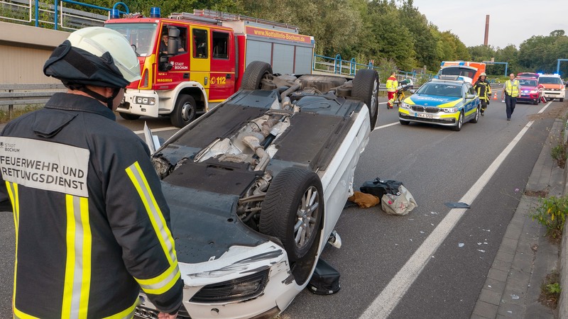 Bild von einem Unfall mit Rettungspersonal im Einsatz