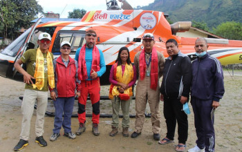 संसारको सातौँ (आठ हजार १६७) मिटर अग्लो धौलागिरि हिमालको पहिलोपटक आरोहण गर्ने नेपाली महिला पूर्णिमा श्रेष्ठको टोलीलाई सोमबार बिहान बेनीमा सम्मान गरिँदै । तस्वीर: सन्तोष गौतम, रासस