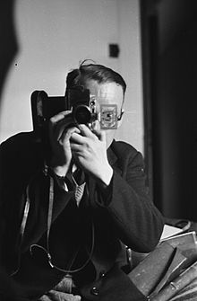 Geoff Charles self portrait, 1945.jpg