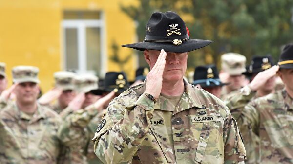 Американские военнослужащие во время ротации подразделений по подготовке военнослужащих Украины