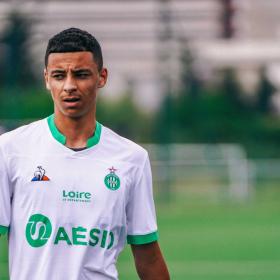 Noham Abdellaoui avec les U18 Algériens