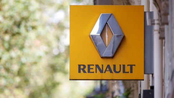 Renault corta produção anual em 500 mil veículos devido à escassez de chips