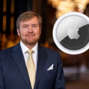 Koning Willem-Alexander en een AirTag