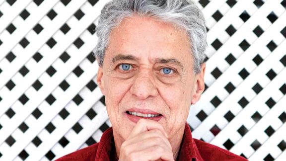 “Anos de Chumbo”, estreia de Chico Buarque como contista, traz personagens da periferia carioca em narrativas curtas e repletas de ironia