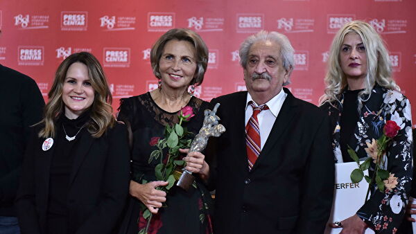 Главный редактор Sputnik Serbia Любинка Милинчич получила статуэтку Золотой Ники за лучшую выборку репортажей