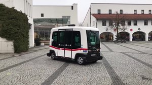 File:Autonomer Bus in Bad Birnbach.webm