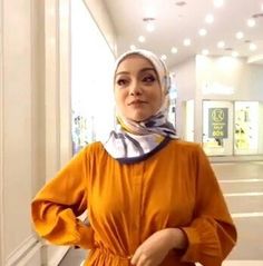   Hijab Teen, Arab Girls Hijab, Muslim Girls, Hijabi Girl, Girl Hijab, Hijab Outfit, Beautiful Hijab Girl, Beautiful Muslim Women, Modern Hijab Fashion